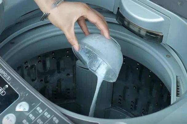 洗衣机清理方法（如何防止洗衣机发生异味）