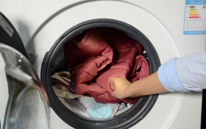 滚筒洗衣机洗羽绒服，可以用滚筒洗衣机洗羽绒服吗？