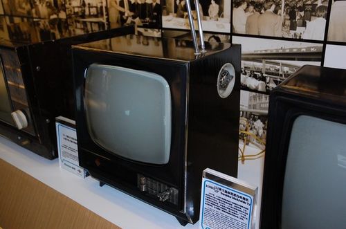 第一台电视机（电视机的开创者）