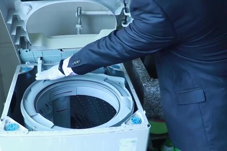 波轮洗衣机拆洗，如何拆洗波轮洗衣机？